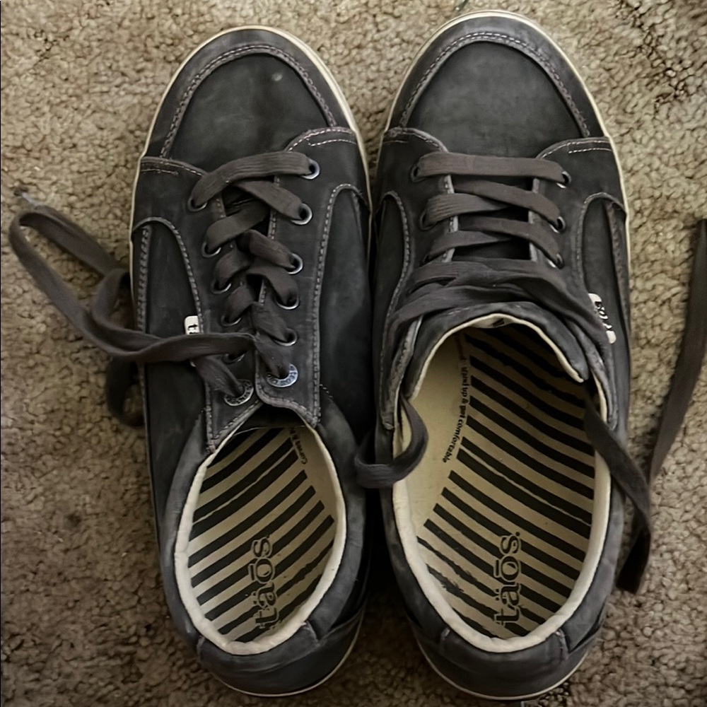 Taos Women’s Grey Sneakers